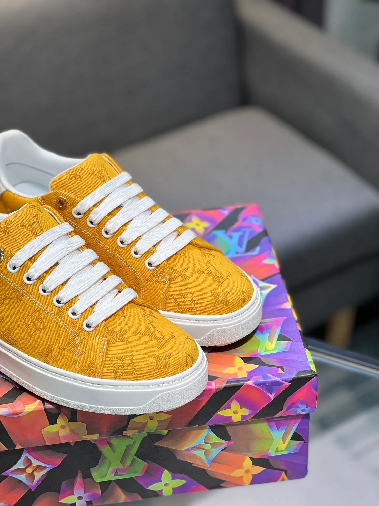 Men's shoes 💰520 LV Louis Vuitton. The latest fashionable casual shoes are popular in physical stores. The new spring and summer comfortable imported custom patent leather plus cowhide, cowhide mesh, and unique jacquard fabric element design. With sheepskin lining, Lv original base, [sun][sun] high-end packaging and high quality💪Details determine quality, welcome to compare🇮🇹Code number 38-44, 45 can be customized